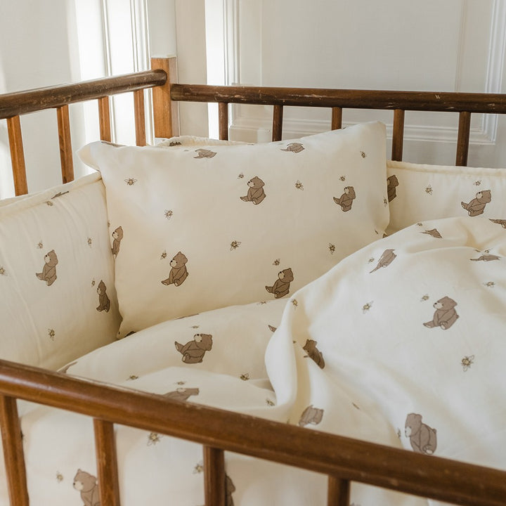 That's Mine Lotus sengerand - Bees and bears - 65% Organic cotton / 35% Recycled polyester Buy Sovetid||Sengerande||Alle||Favoritter||personale||Bees and bears||Influencer choice||alt minus sløjfe||NOOS||mette-sale here.