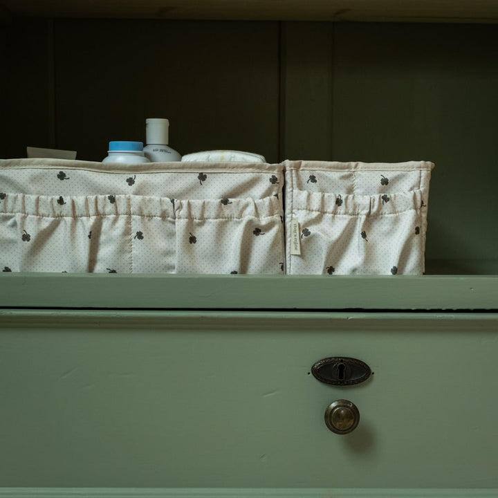 That's Mine Lucy pusleopbevaringskasse - Specks of luck - 100% recycled polyester Buy Amning & pusletid||Pusle||personale||Pusleopbevaringskasser here.