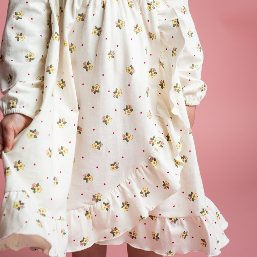 That's Mine Emilia kjole - Sweetheart Petals - 48% Organic cotton / 47% Modal / 5% Elastane Buy Kjoler||Kjoler & nederdele||personale here.