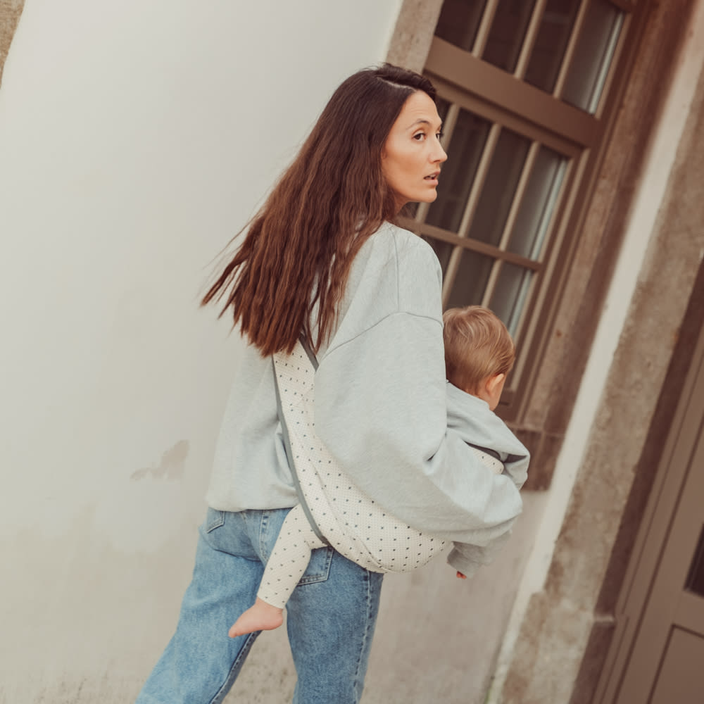 Cleo toddler carrier - Lots of love sky