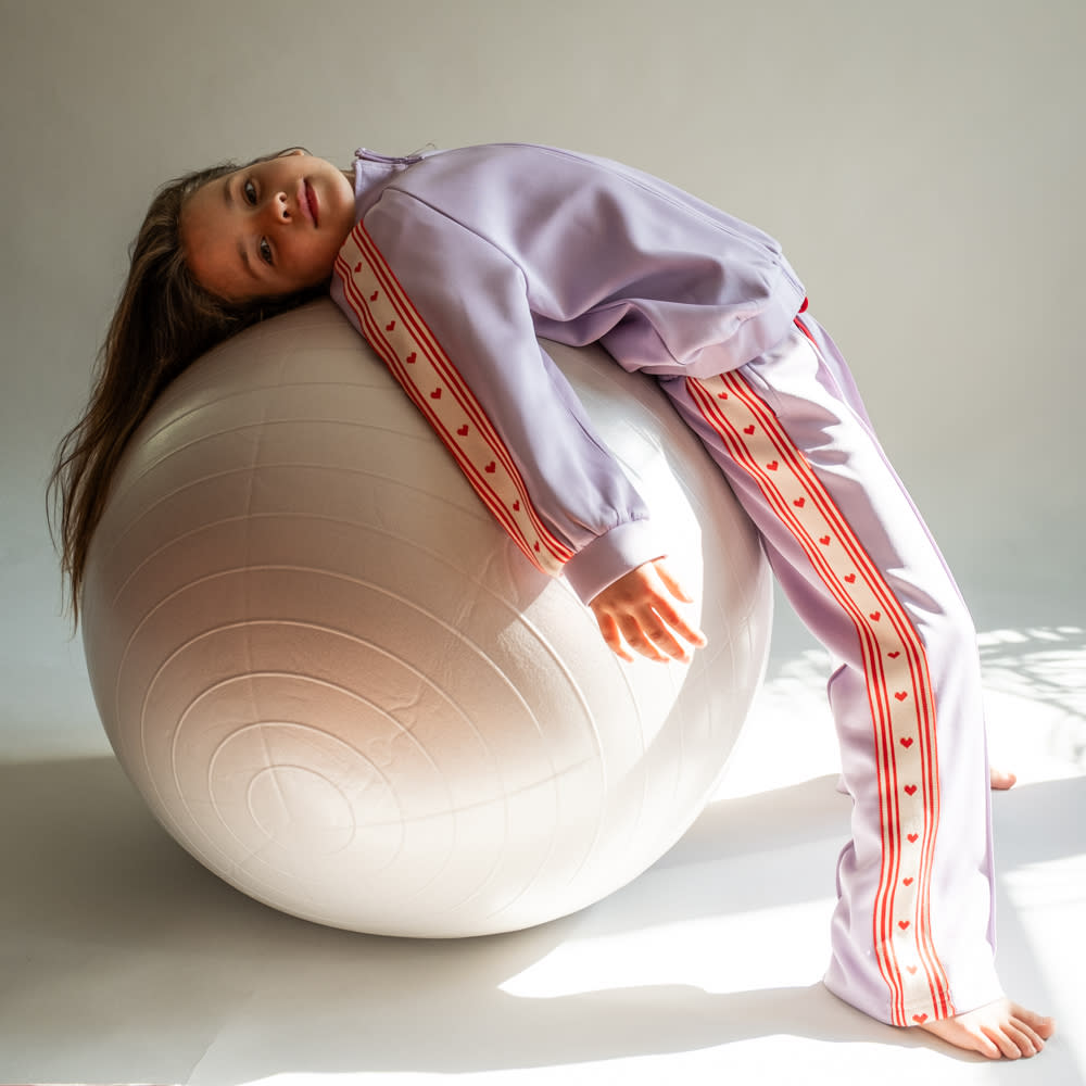 That's Mine Andrea sweatshirt - Sweet purple - 49% polyester / 46% rayon / 6% spandex Buy Overdele||Sweatshirts||personale||Sweatsæt||Forår 2026 here.