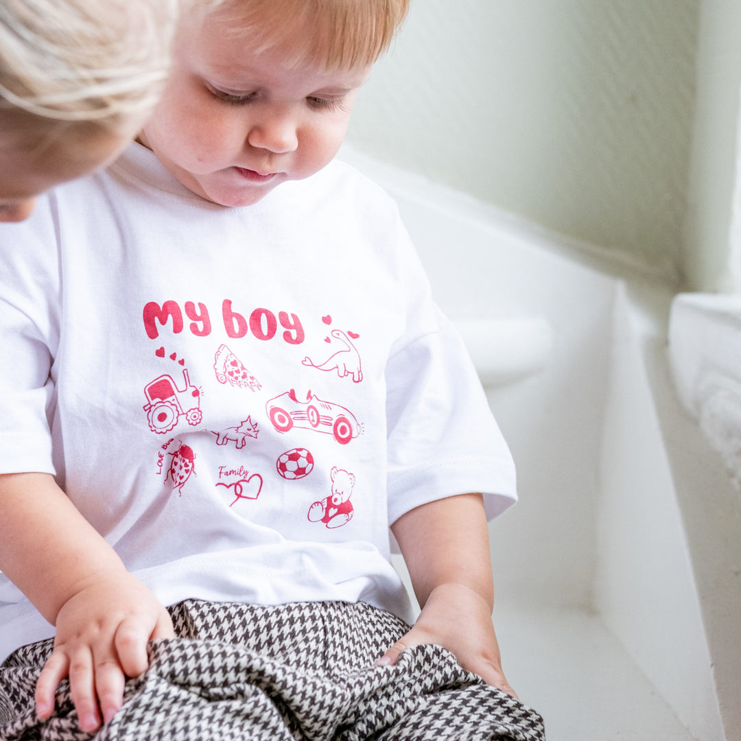 That's Mine Vilde oversized t-shirt - My boy - 100% Organic cotton Buy T-shirts||Overdele||personale||Jersey here.