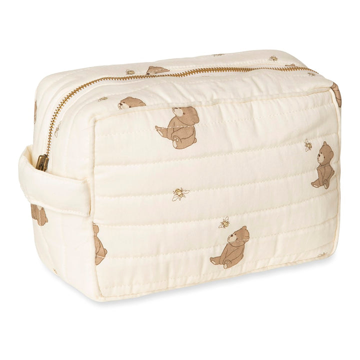 That's Mine Vigga toilet bag - Bees and bears - 85% Organic cotton, 15% Recycled polyester Buy Amning & pusletid||Pusle||Toilettasker||Alle||Favoritter||personale||Bees and bears||Influencer choice here.